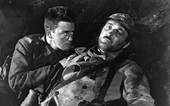 ALL QUIET ON THE WESTERN FRONT 1930 Universal film with Lew Ayers at left