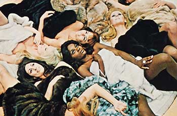 beyond-valley-dolls-head