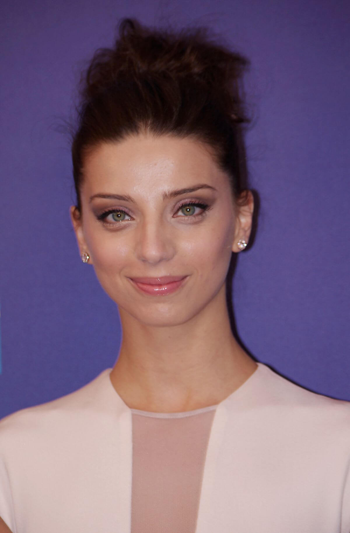 Angela Sarafyan Joins Zac Efron's Ted Bundy Movie ...