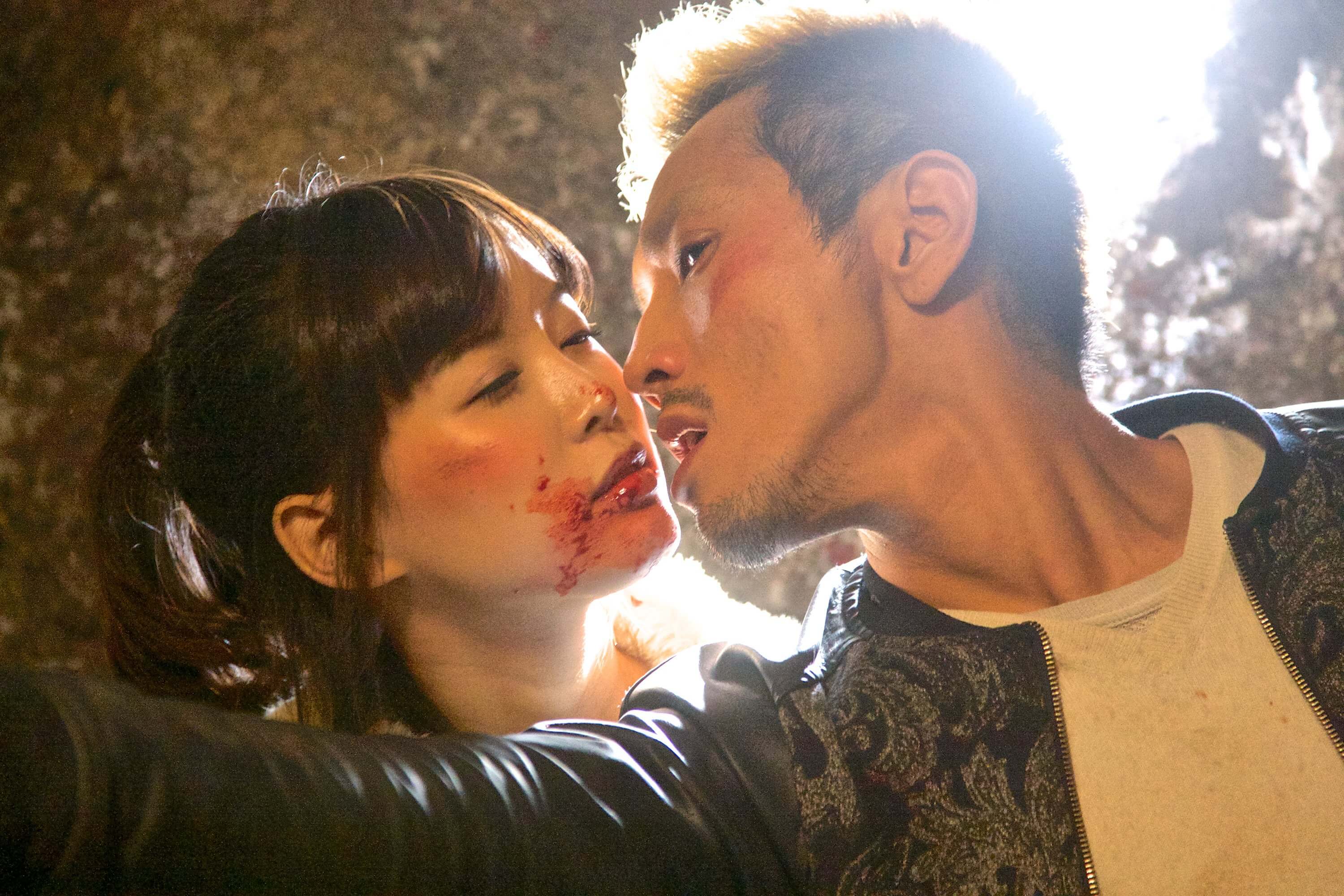 Aoi Tsukasa - Ngôi Sao Phong Cách và Tài Năng Vượt Thời Gian Trong Ngành Giải Trí Nhật Bản