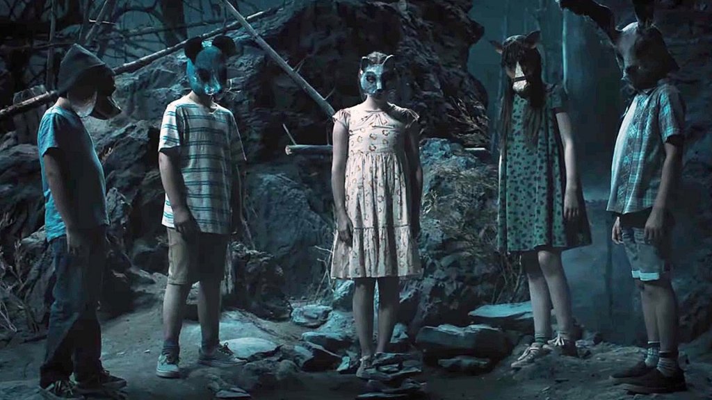 Pet Sematary 2019 film children in masks