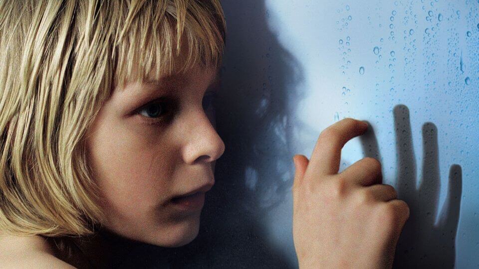 Let The Right One In 2008 Swedish film 