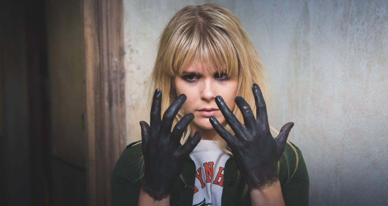 Peripheral-Hannah-Arterton-WEB10