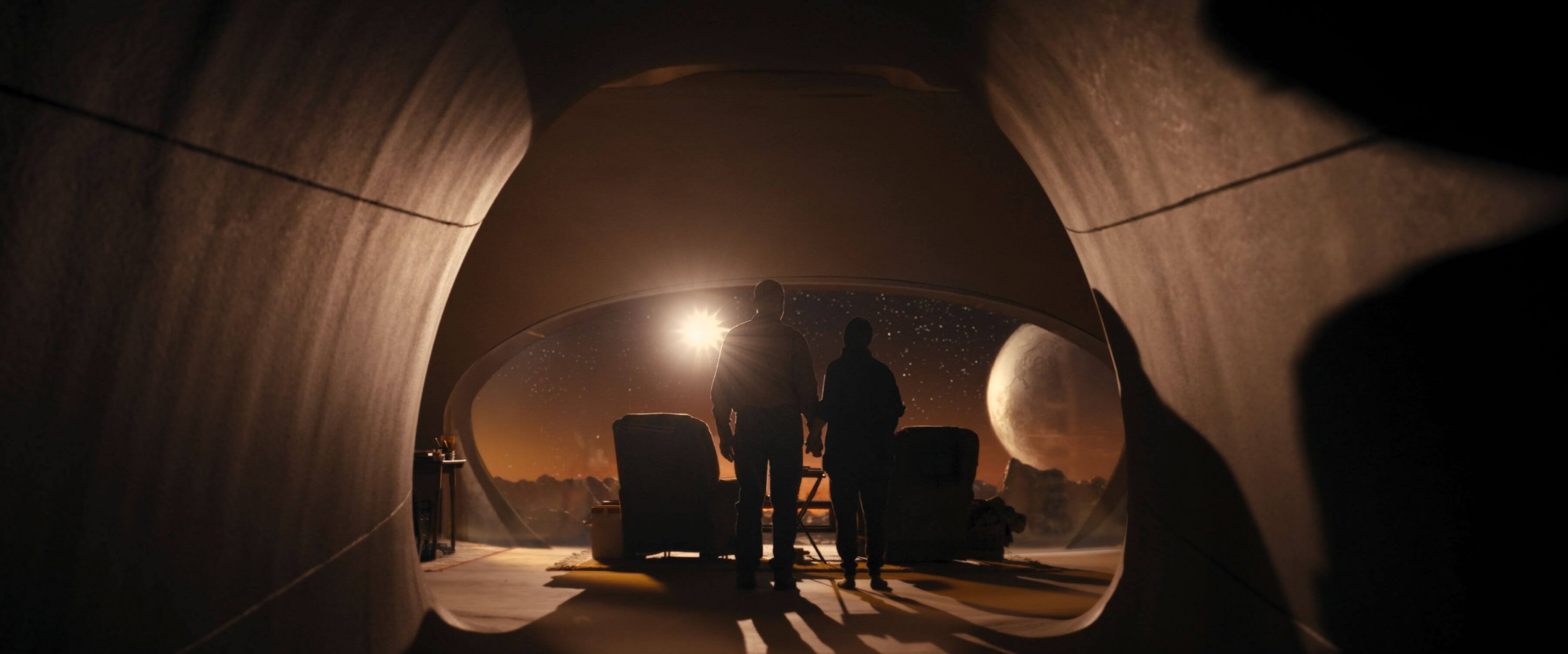 JK Simmons and Sissy Spacek as the Yorks on deserted planet in Night Sky trailer