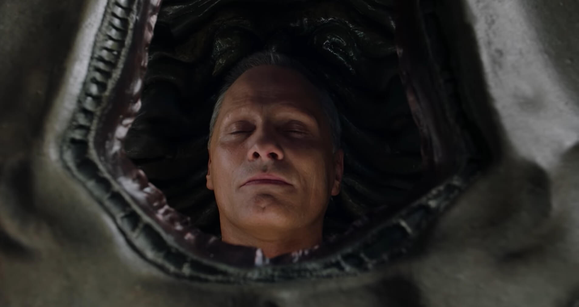 Viggo Mortensen as performance artist in sci-fi horror Crimes of the Future by director David Cronenberg