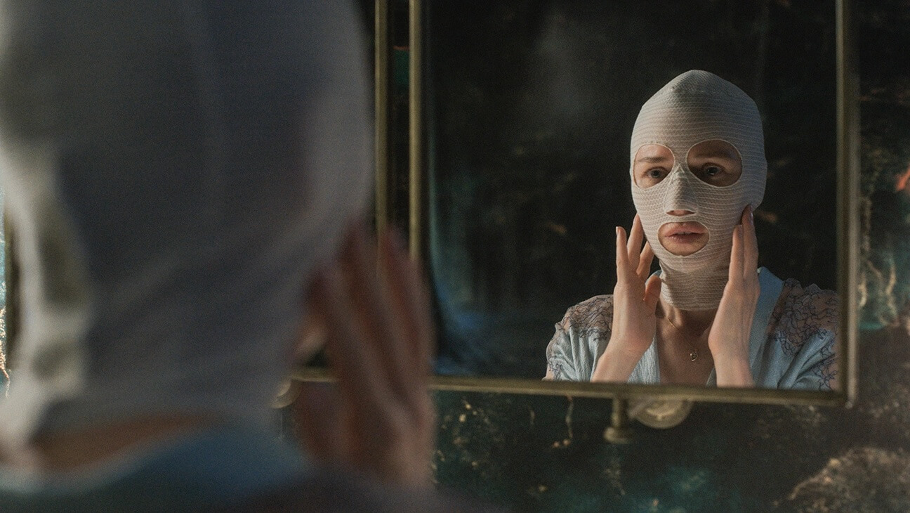 Naomi Watts in Goodnight Mommy trailer