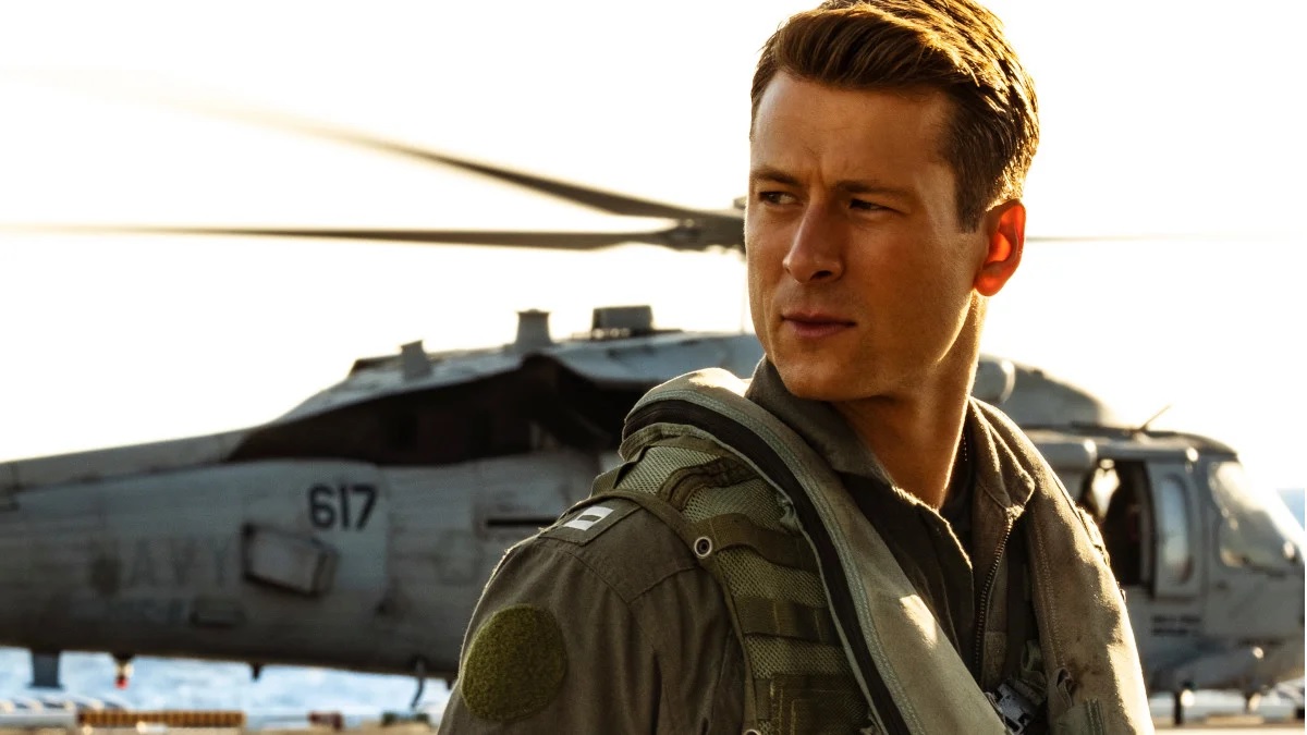 Glen Powell from top gun: maverick to star in twisters