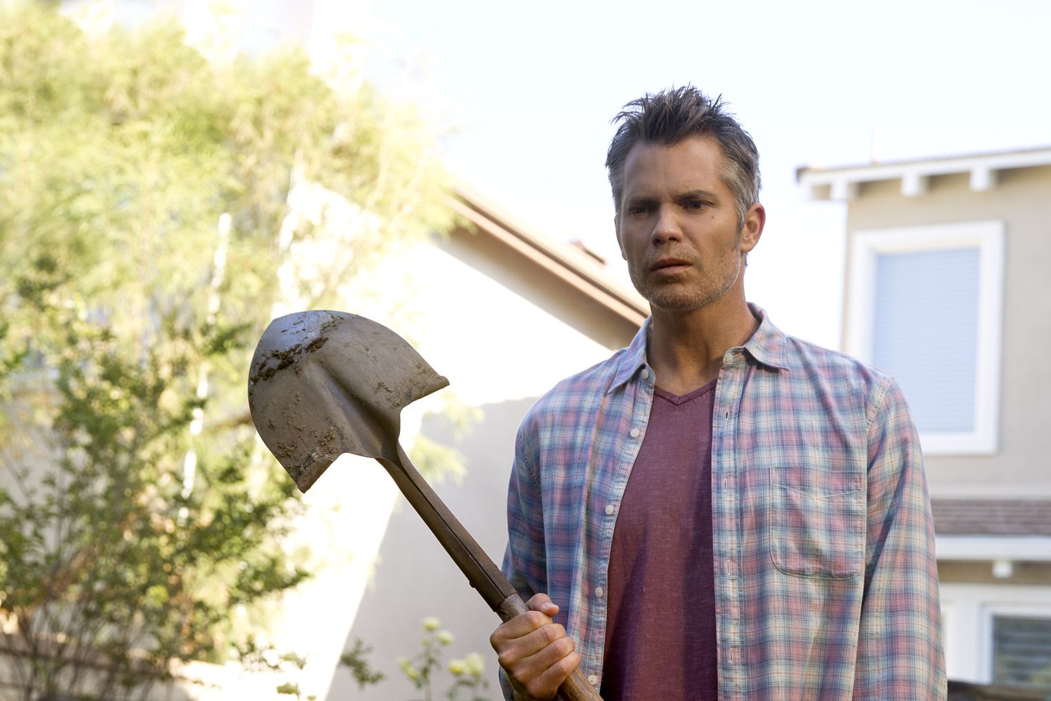 timothy olyphant in santa clarita diet holding spade