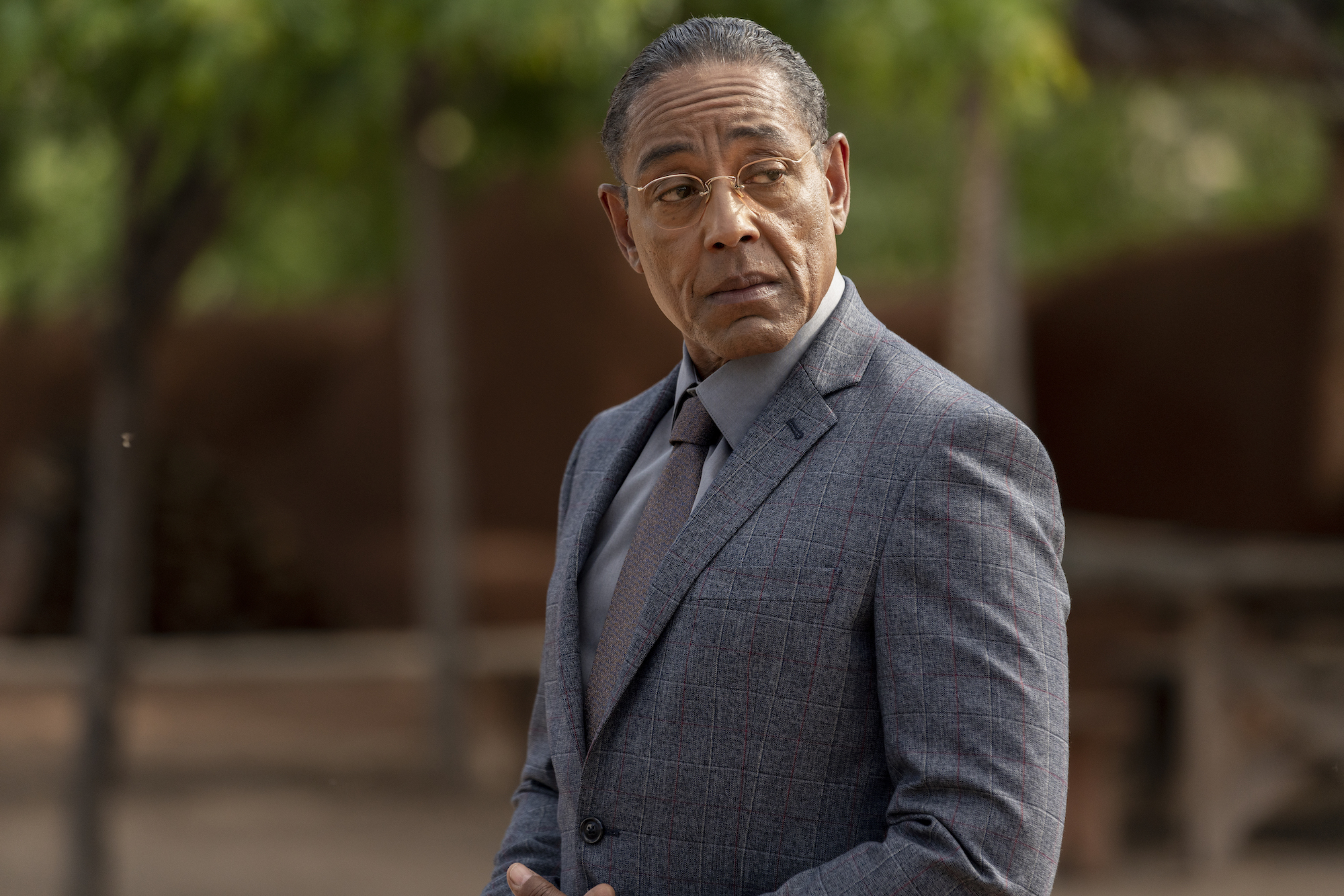 giancarlo esposito as gustavo gus fring in better call saul, cast in please don't feed the children