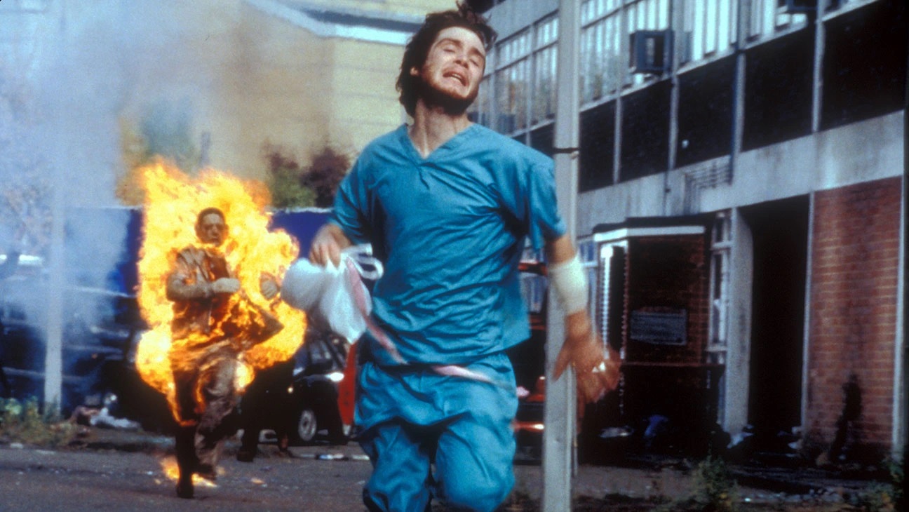 cillian murphy as jim in zombie apocalypse film 28 days later by danny boyle and alex garland