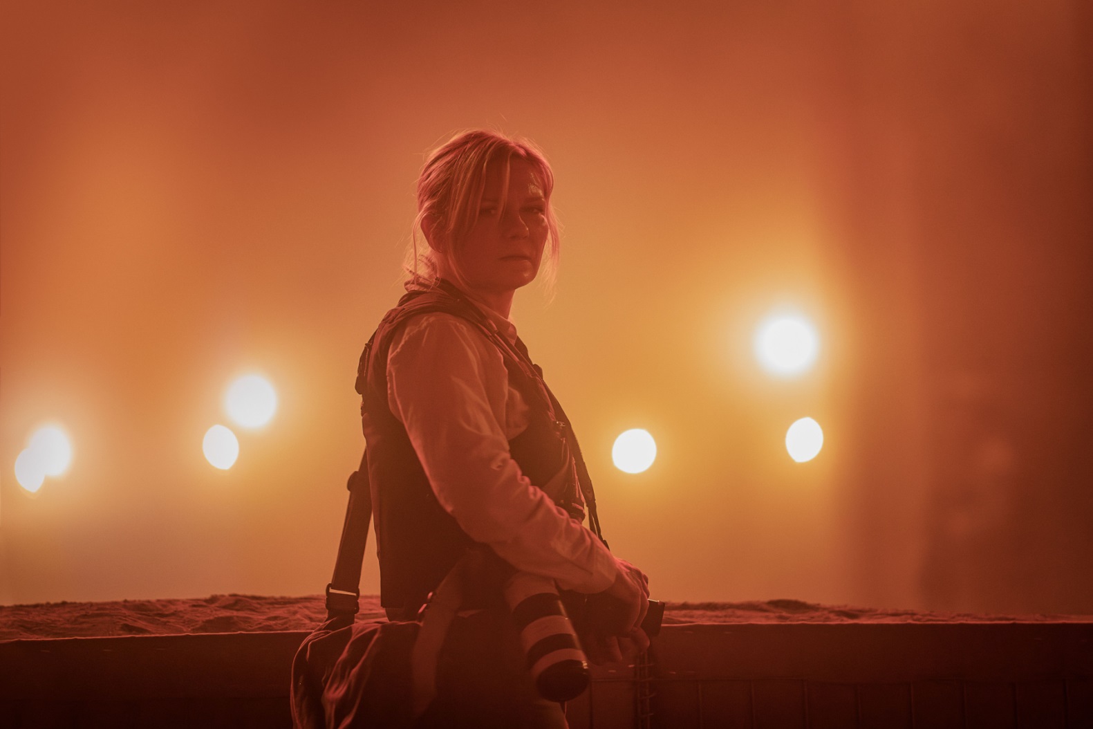 kirsten dunst in second trailer for alex garland film civil war