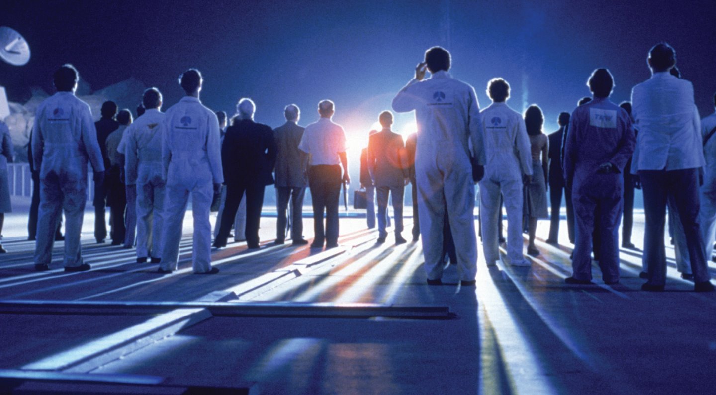 still from close encounters of the third kind by steven spielberg