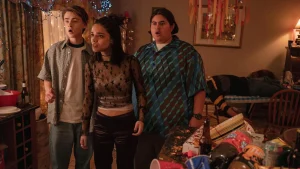 rachel zegler jaeden martell and julian dennison in a24 disaster-comedy trailer Y2K